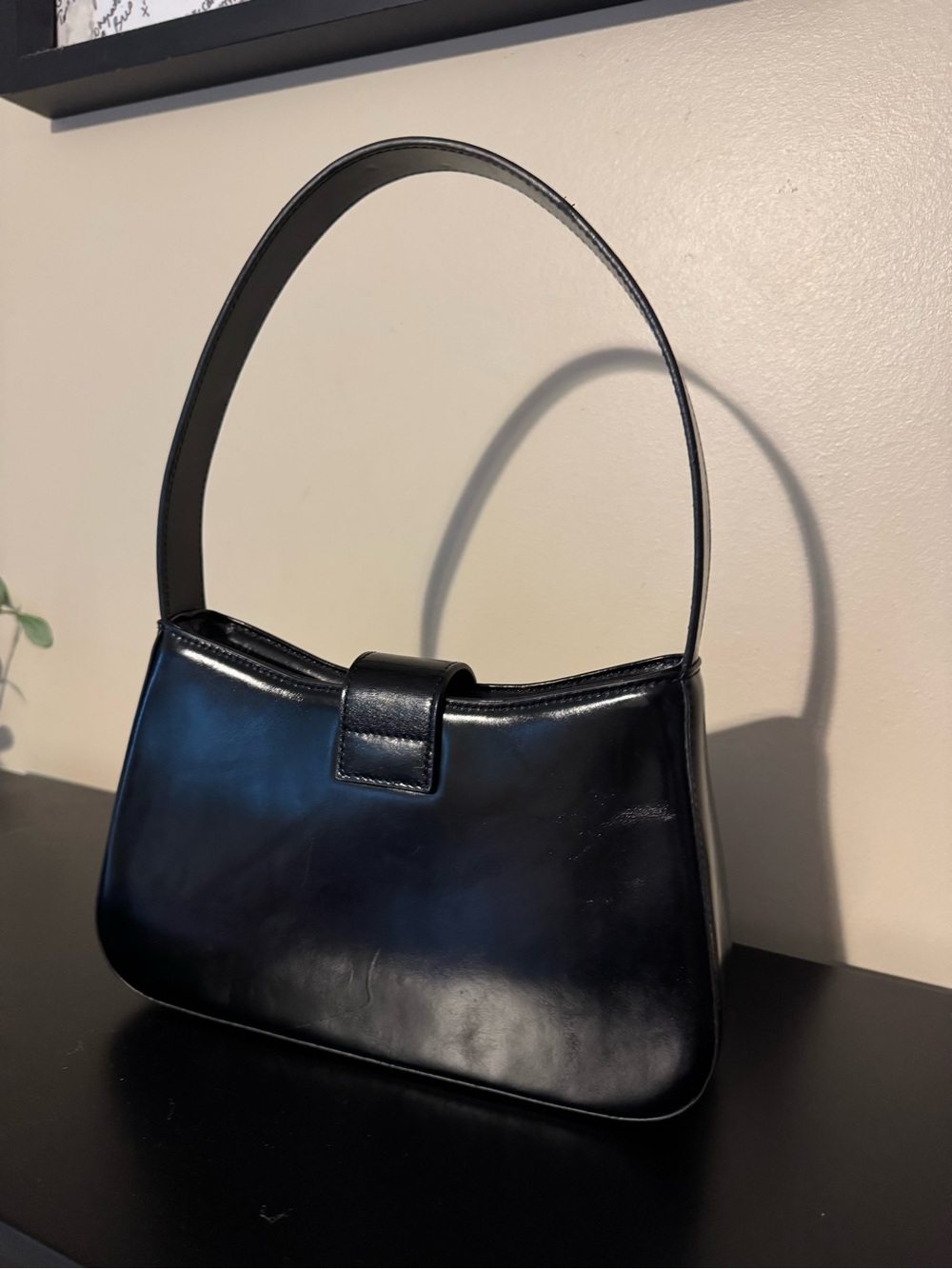 Brandon Blackwood Daphne Black Women's Shoulder Bag with Gold 'B' Accent - Picture 3 of 7